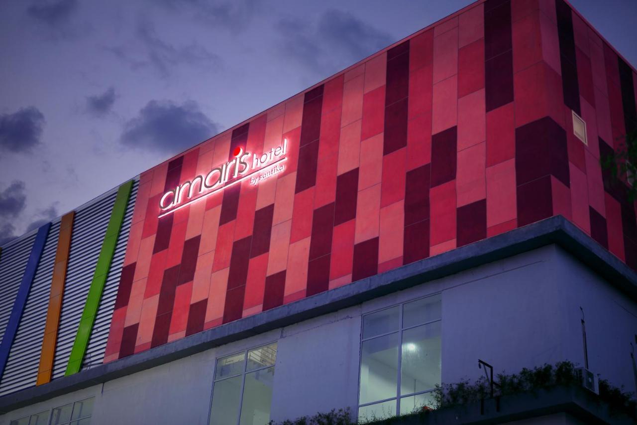 Amaris Hotel Ponorogo מראה חיצוני תמונה