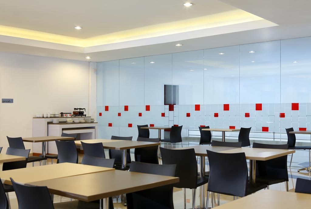 Amaris Hotel Ponorogo מראה חיצוני תמונה
